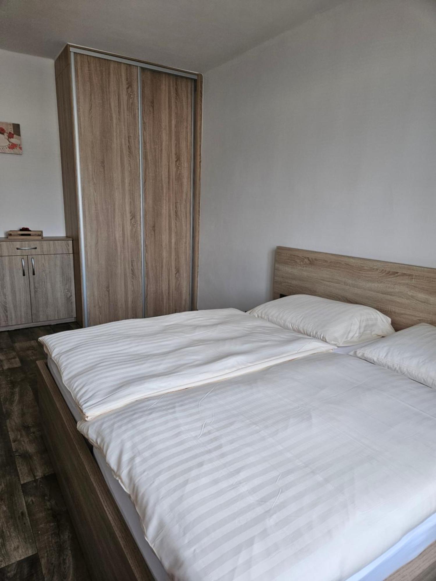 Eliasova 2 Apartment